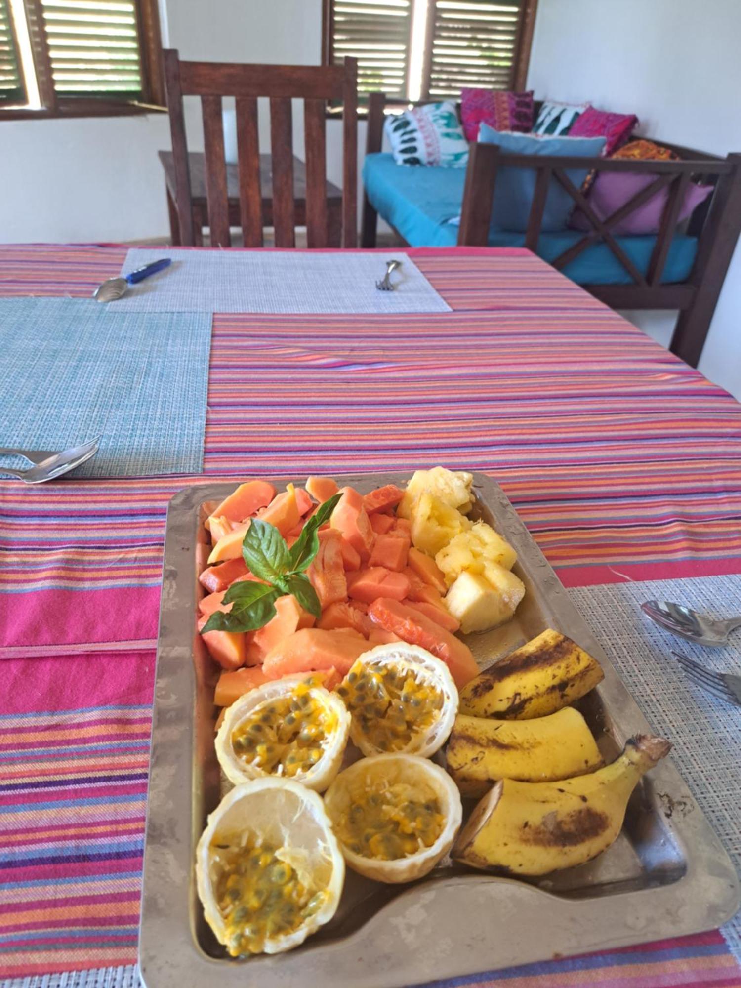 Diani Yoga Barn Bed & Breakfast Ukunda Exterior photo